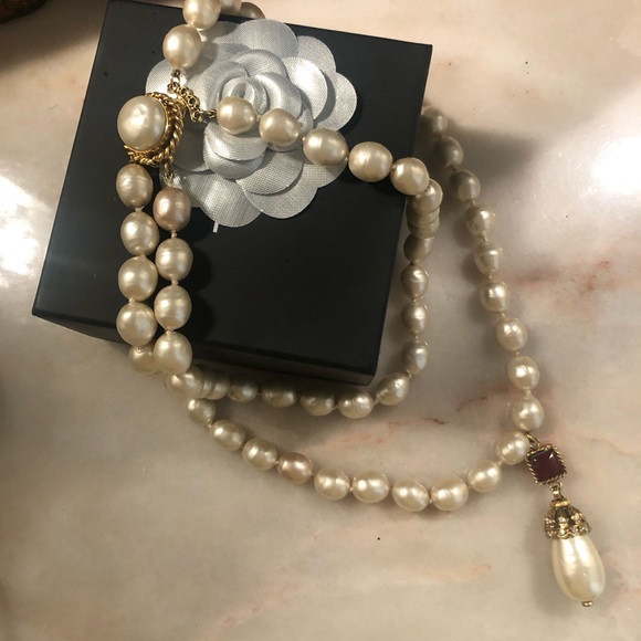 CHANEL Jewelry - Estate CHANEL Byzantine pearl gripoix necklace